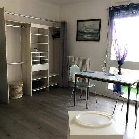 Bord De Des Bas Sablons Malo Lägenhet *