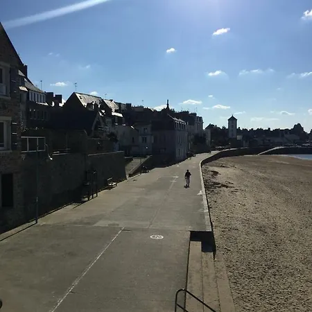 Bord De Des Bas Sablons Malo Lägenhet *